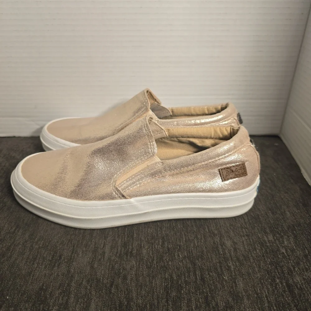 Blowfish Malibu Womens Rose Gold Metallic Slip On Sneakers Low Top Shoes Size 7